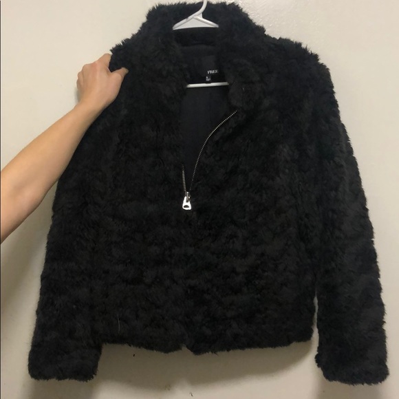 Aritzia faux fur coat - Picture 1 of 6